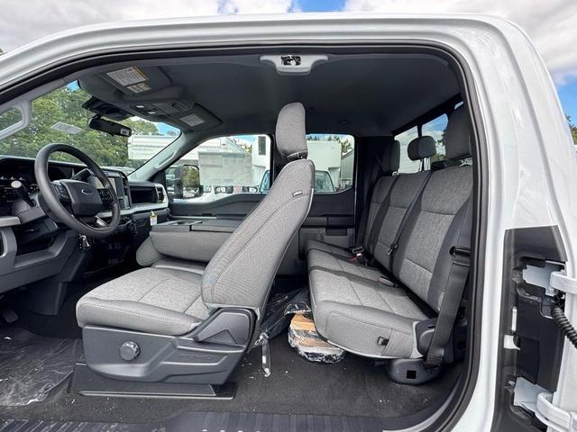 Photo of 2026 Oxford White Ford F-250