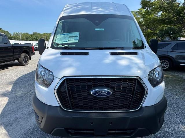 Photo of 2025 Oxford White Ford Transit-250