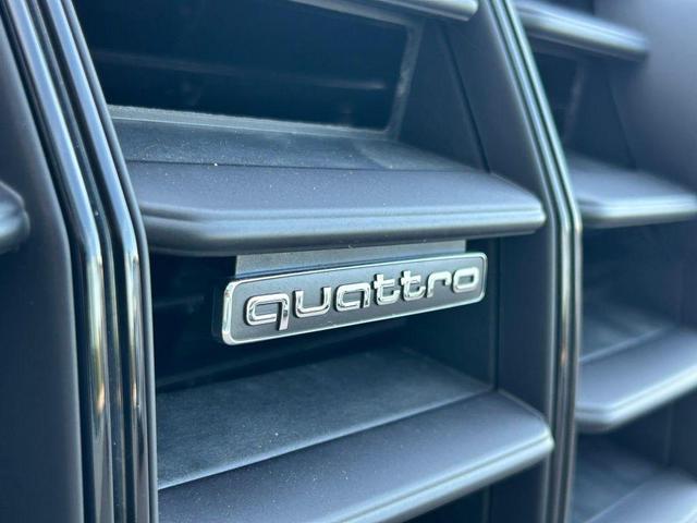 Photo of 2025 Navarra Blue Metallic Audi Q5