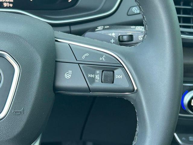 Photo of 2025 Navarra Blue Metallic Audi Q5
