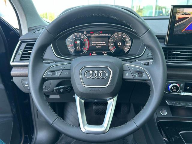 Photo of 2025 Navarra Blue Metallic Audi Q5