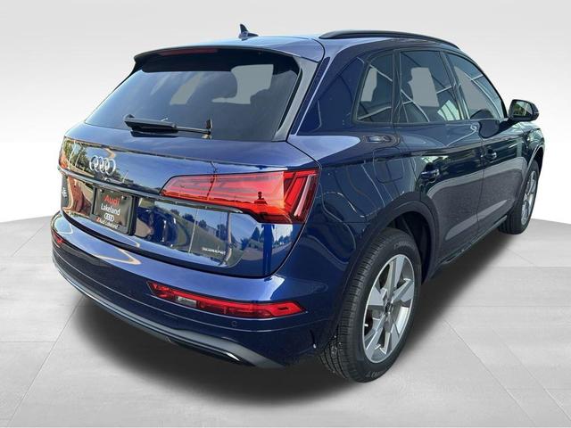 Photo of 2025 Navarra Blue Metallic Audi Q5