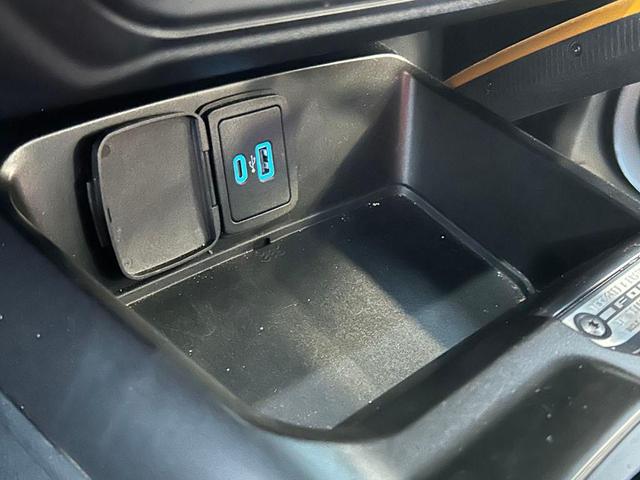 Photo of 2022 Oxford White Ford Bronco