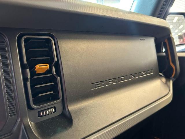 Photo of 2022 Oxford White Ford Bronco