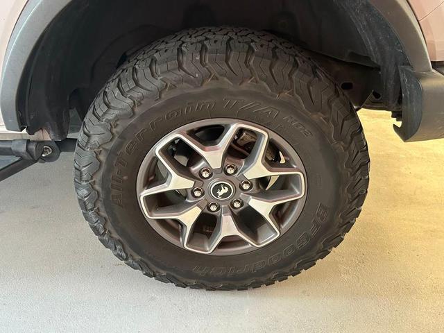 Photo of 2022 Oxford White Ford Bronco