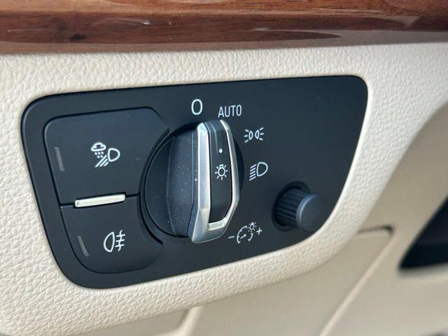 Photo of 2022 Glacier White Audi Q5