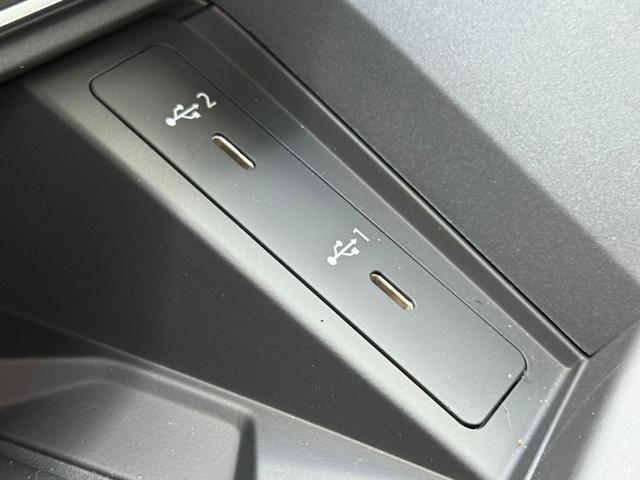 Photo of 2025 Mythos Black Metallic Audi Q3