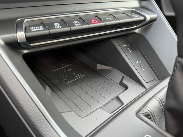 Photo of 2025 Mythos Black Metallic Audi Q3