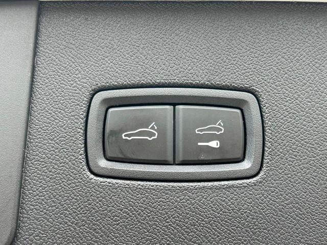 Photo of 2023 Carrara White Metallic Porsche Cayenne