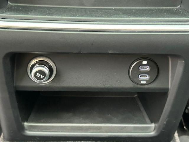 Photo of 2023 Carrara White Metallic Porsche Cayenne