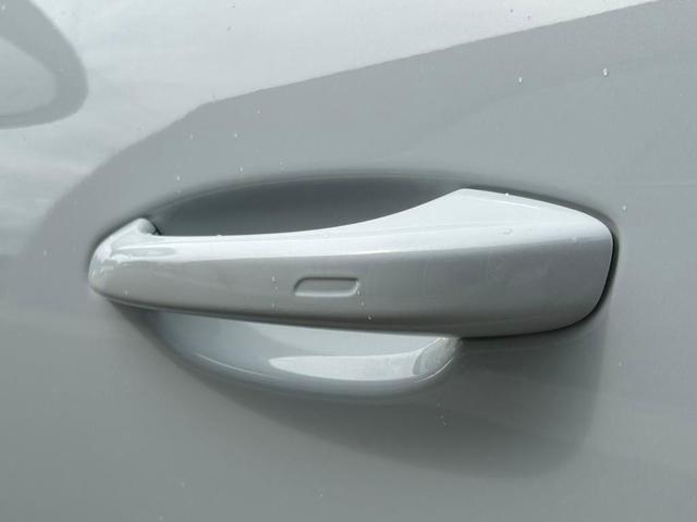 Photo of 2023 Carrara White Metallic Porsche Cayenne
