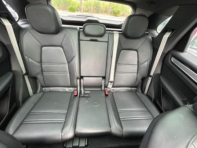 Photo of 2023 Carrara White Metallic Porsche Cayenne