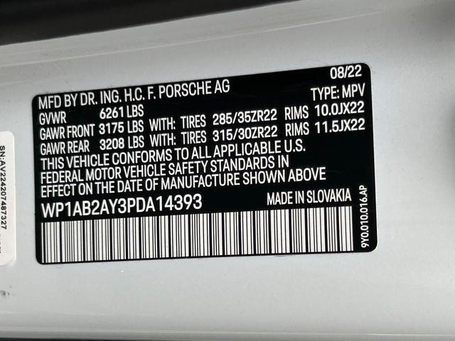 Photo of 2023 Carrara White Metallic Porsche Cayenne