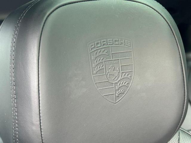 Photo of 2023 Carrara White Metallic Porsche Cayenne