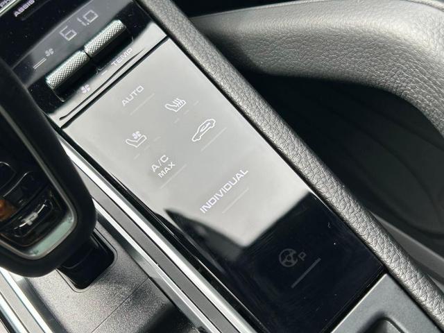 Photo of 2023 Carrara White Metallic Porsche Cayenne