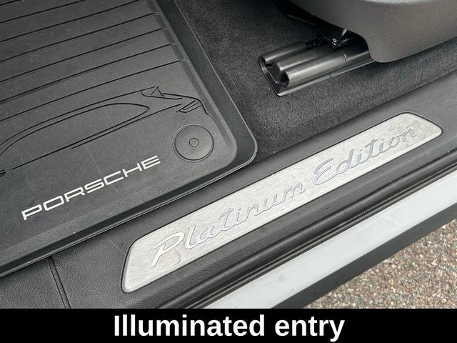 Photo of 2023 Carrara White Metallic Porsche Cayenne