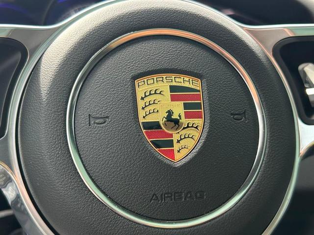 Photo of 2023 Carrara White Metallic Porsche Cayenne