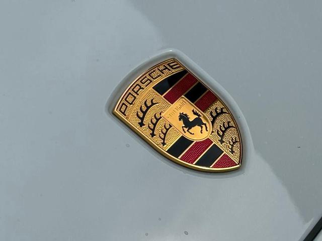 Photo of 2023 Carrara White Metallic Porsche Cayenne