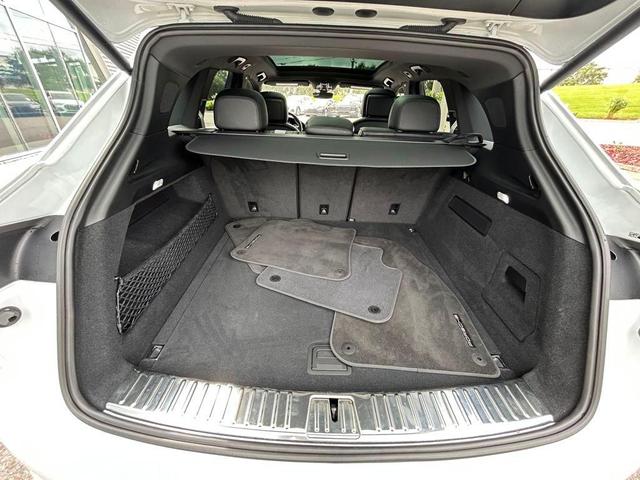 Photo of 2023 Carrara White Metallic Porsche Cayenne