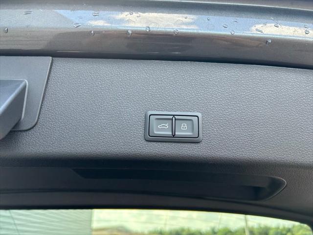 Photo of 2024 Gray Audi Q8 e-tron