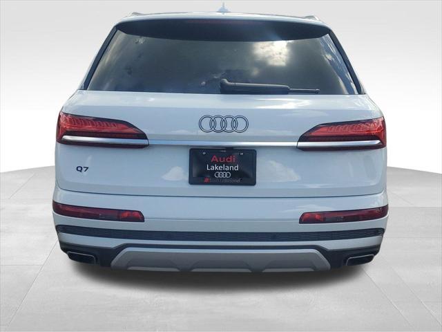 Photo of 2025 Glacier White Audi Q7