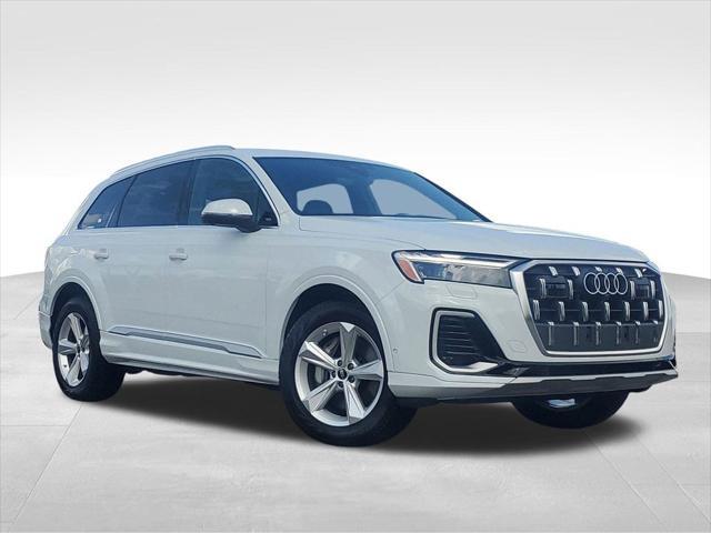 Photo of 2025 Glacier White Audi Q7