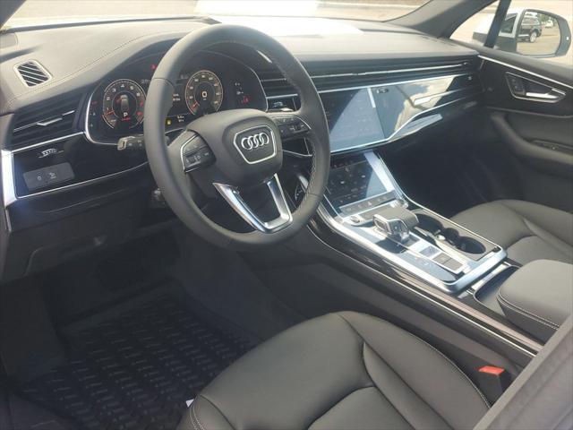 Photo of 2025 Glacier White Audi Q7