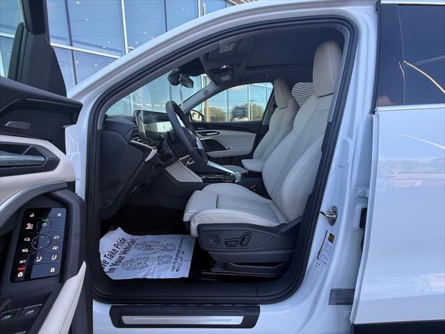 Photo of 2025 Glacier White Metallic Audi Q5