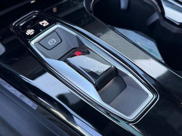Photo of 2025 Glacier White Metallic Audi Q5