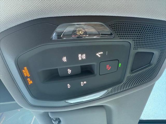 Photo of 2025 Glacier White Metallic Audi Q5