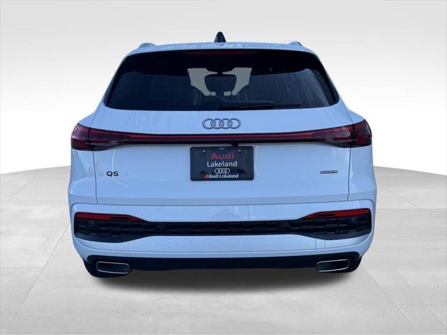 Photo of 2025 Glacier White Metallic Audi Q5