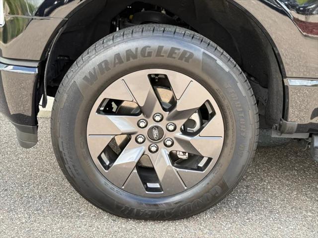 Photo of 2024 Black Metallic Ford F-150 Lightning