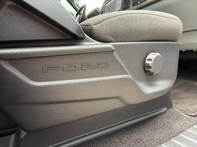 Photo of 2024 Black Metallic Ford F-150 Lightning
