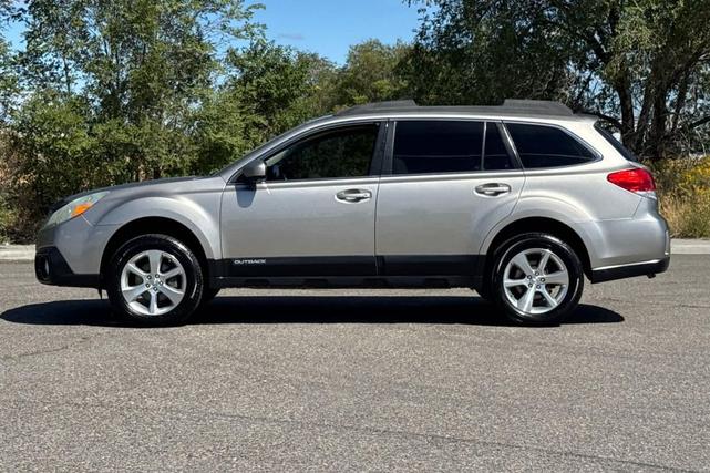 Photo of 2014 Tungsten Metallic Subaru Outback