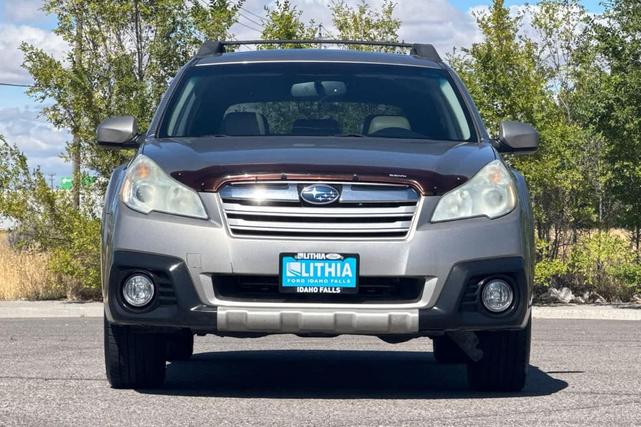 Photo of 2014 Tungsten Metallic Subaru Outback