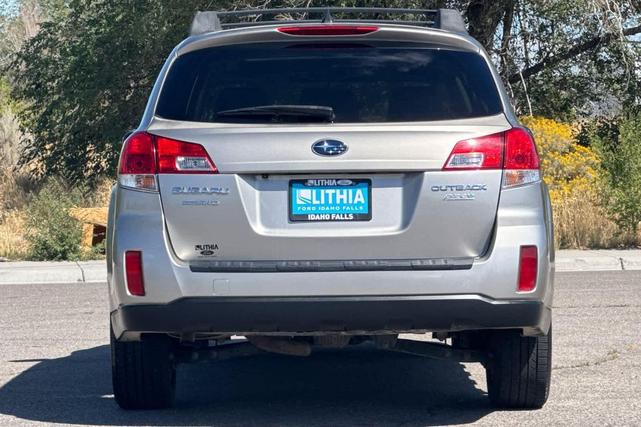 Photo of 2014 Tungsten Metallic Subaru Outback