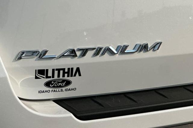 Photo of 2025 Star White Metallic Tri-Coat Ford Explorer