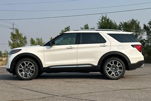 Photo of 2025 Star White Metallic Tri-Coat Ford Explorer