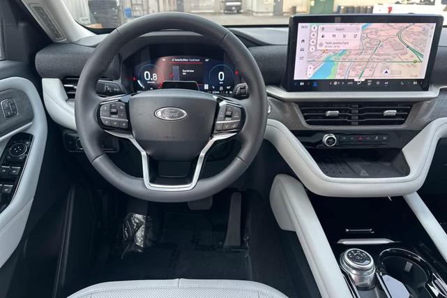 Photo of 2025 Star White Metallic Tri-Coat Ford Explorer