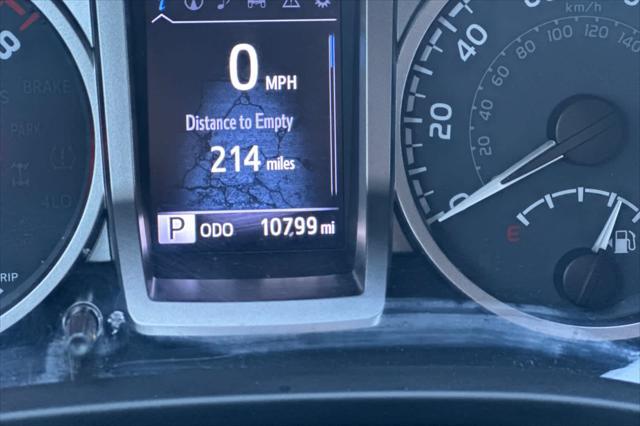 Photo of 2021 Super White Toyota Tacoma