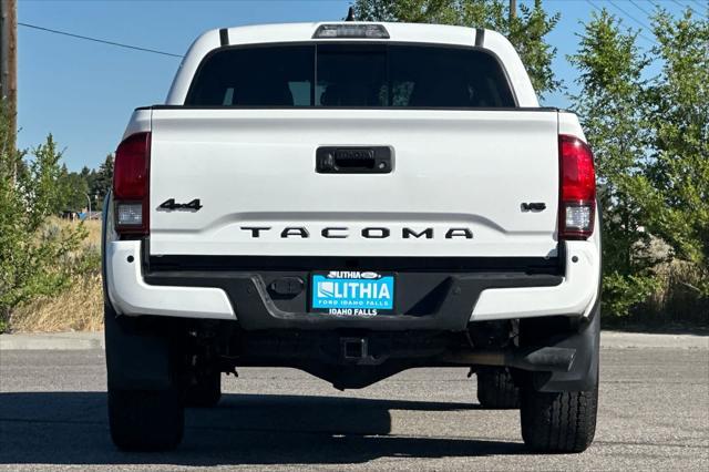 Photo of 2021 Super White Toyota Tacoma