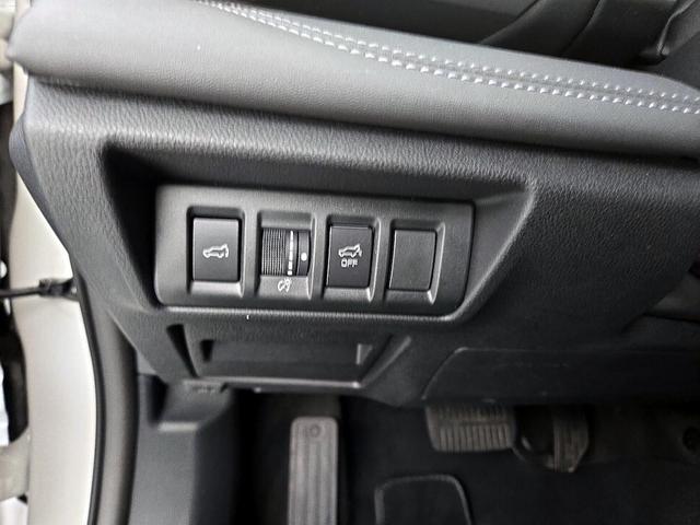 Photo of 2024 White Subaru Outback