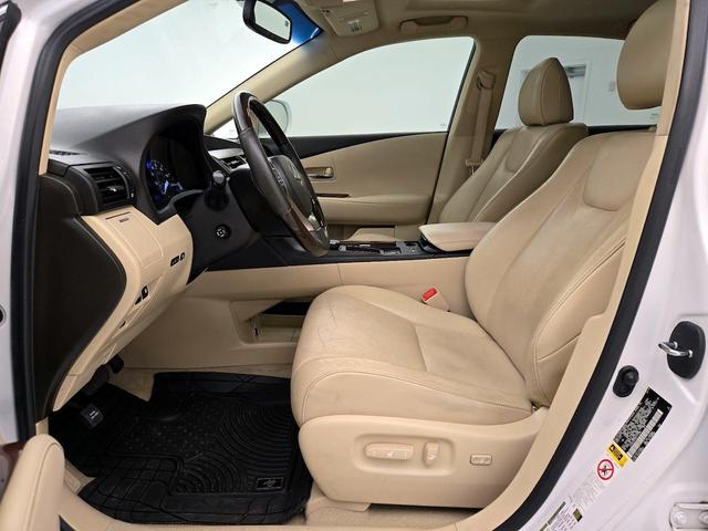Photo of 2013 White Lexus RX 350