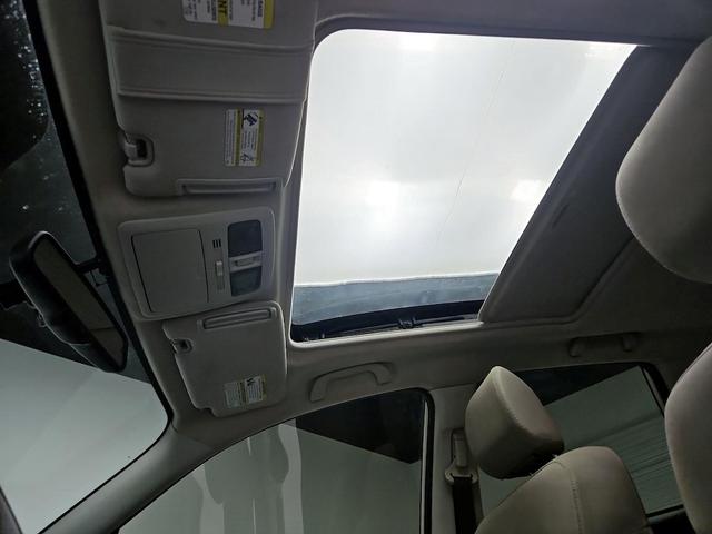 Photo of 2015 White Subaru Forester