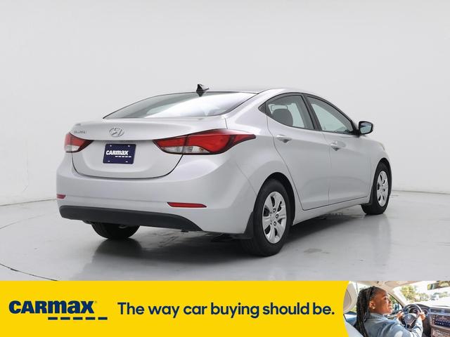 Photo of 2016 Silver Hyundai ELANTRA