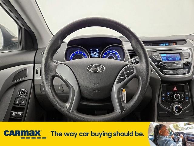 Photo of 2016 Silver Hyundai ELANTRA