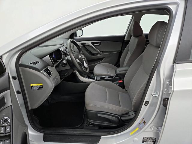 Photo of 2016 Silver Hyundai ELANTRA