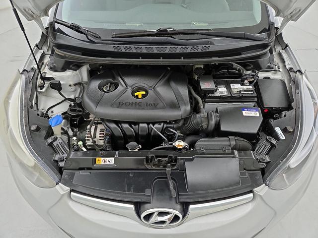Photo of 2016 Silver Hyundai ELANTRA