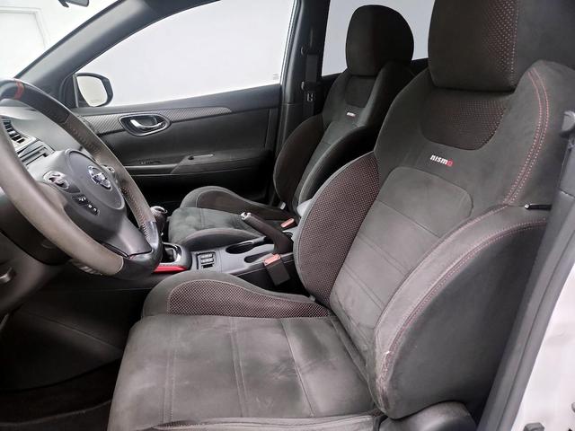 Photo of 2017 Pearl Nissan Sentra
