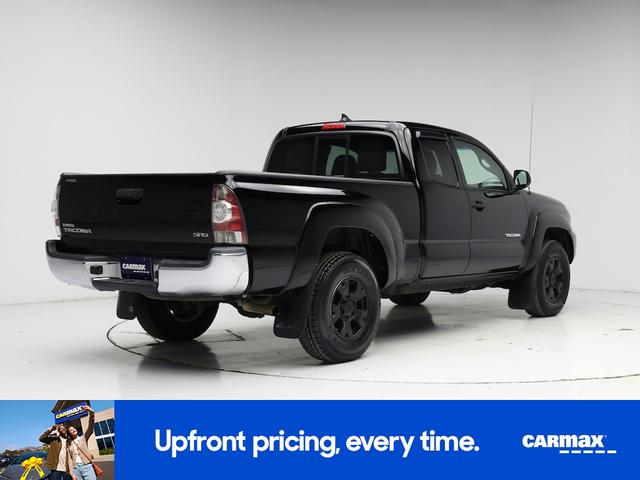 Photo of 2015 Black Toyota Tacoma